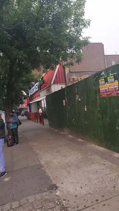 La Baguette Shop Picture 10