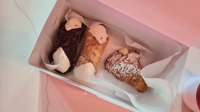 Carlo's Bakery 1500 Broadway Picture 1