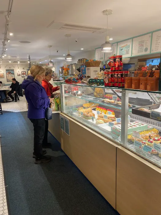Eclair Bakery + Cafe Picture 2