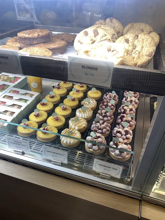 Eclair Bakery + Cafe Picture 4