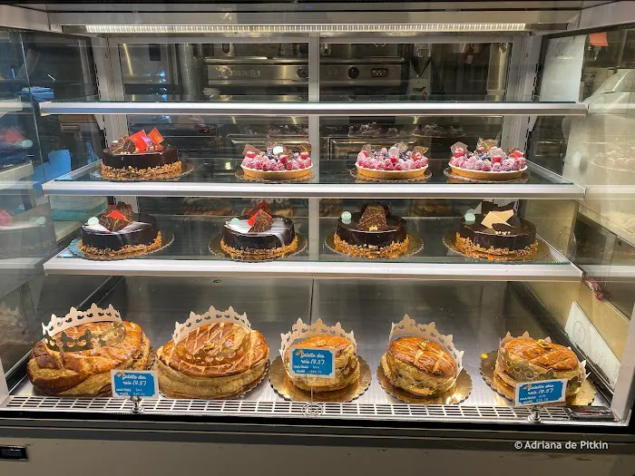 Eclair Bakery + Cafe Picture 7