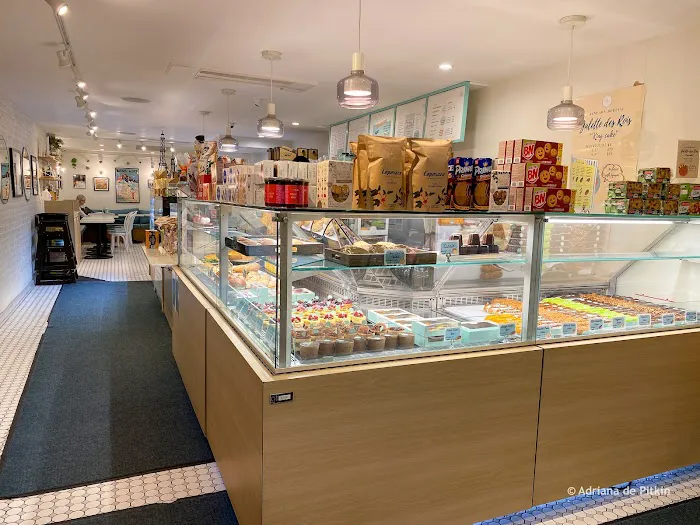 Eclair Bakery + Cafe Picture 6