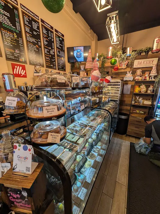 Crumbly Cafe & Bakery Picture 6