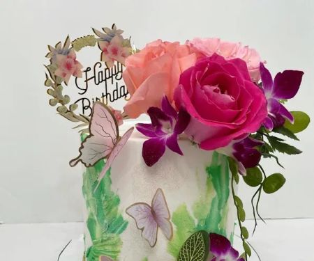 Cakes by Madelin Bakery