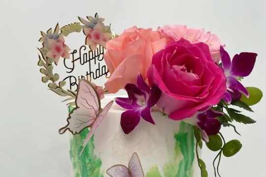 Cakes by Madelin Bakery