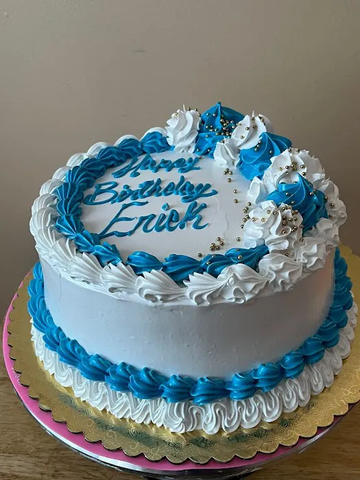 Desire's Dominican Cakes Picture 3