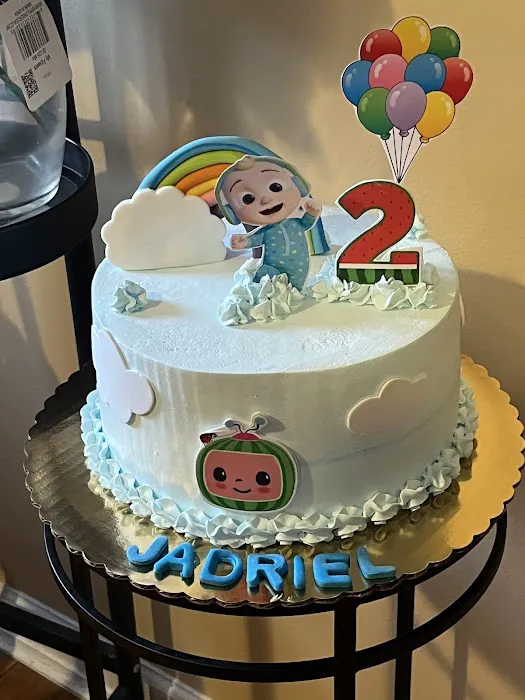 Desire's Dominican Cakes Picture 5