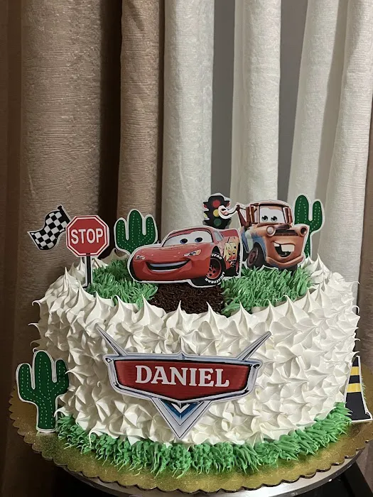 Desire's Dominican Cakes Picture 9