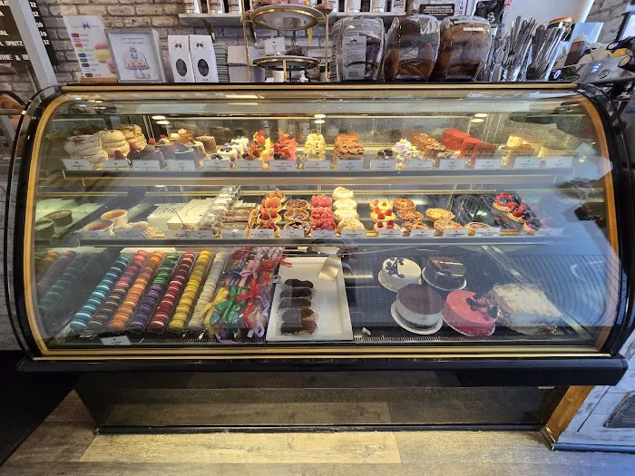 Charlotte Patisserie Picture 6