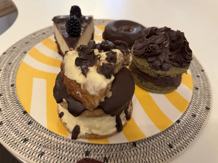 Happy Zoe Vegan Bakery Picture 8