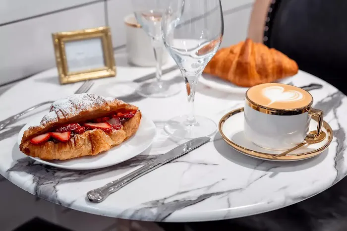 Le Parisien Bakery Picture 3