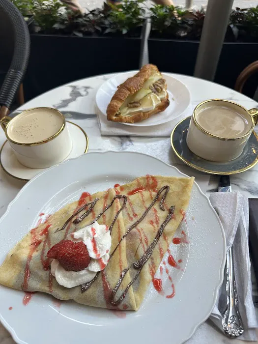 Le Parisien Bakery Picture 4