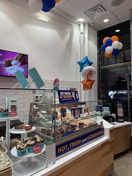 Cinnabon Picture 8