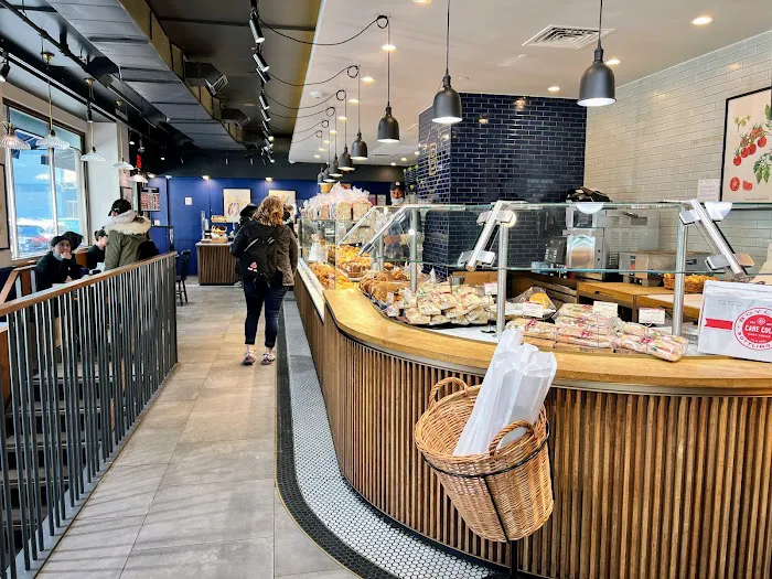 Paris Baguette Picture 1
