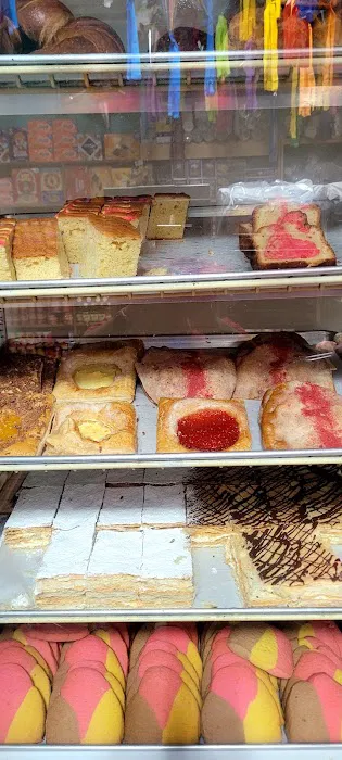 La Nueva Union Bakery Picture 9