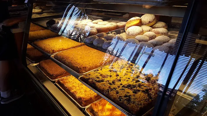 Syrena Bakery Picture 10