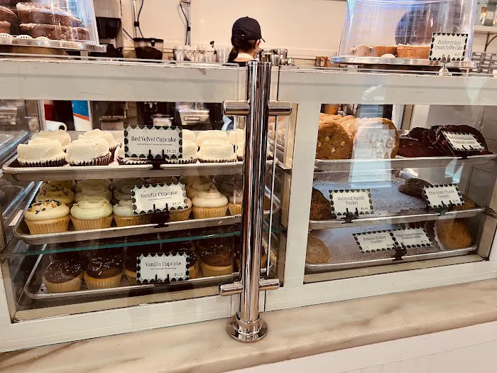 Magnolia Bakery - Rockefeller Center Picture 8