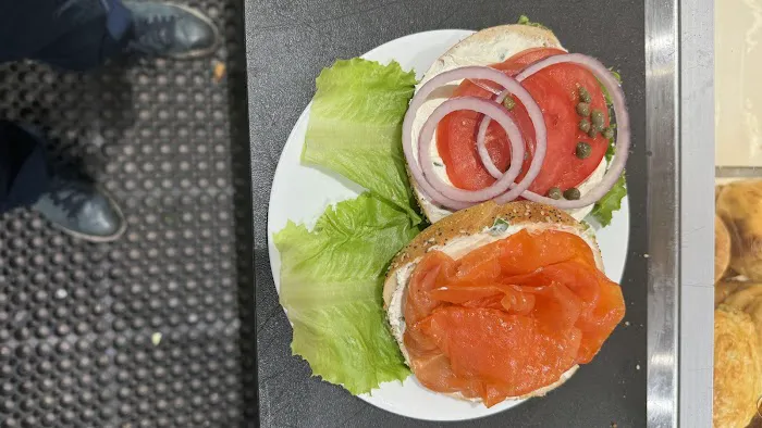 Broad Nosh Bagels Deli & Catering 42nd Street Picture 2