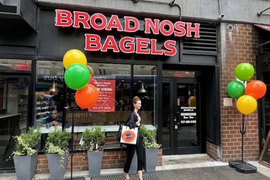 Broad Nosh Bagels Deli & Catering 42nd Street