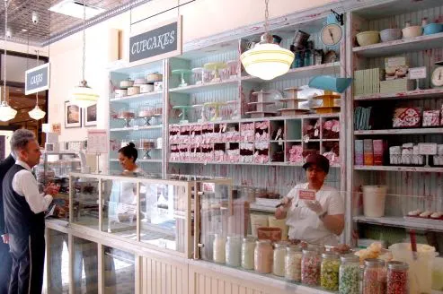 Magnolia Bakery (Bloomingdale's 3rd Ave) - New York, NY Picture 2