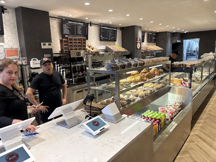 B&B BAGELS Picture 10