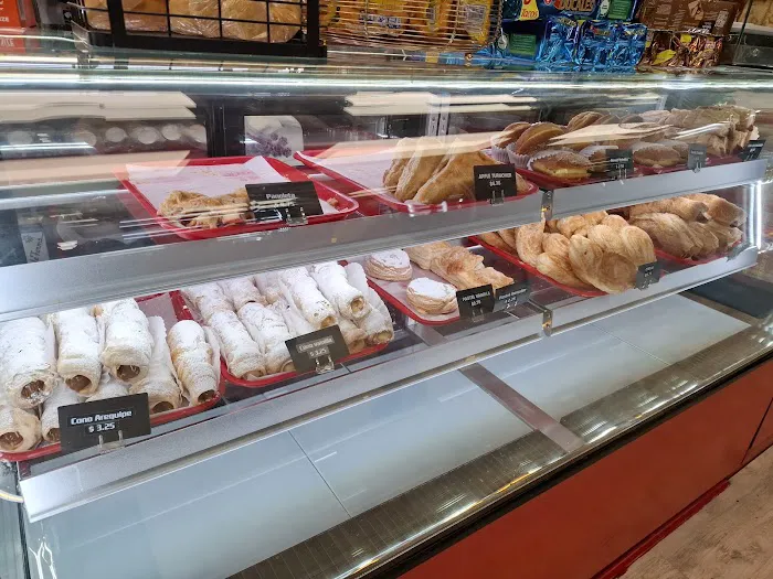 Parceros Bakery & Restaurant Picture 1