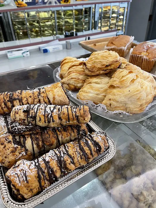Savarese Italian Pastry Shoppe Picture 1