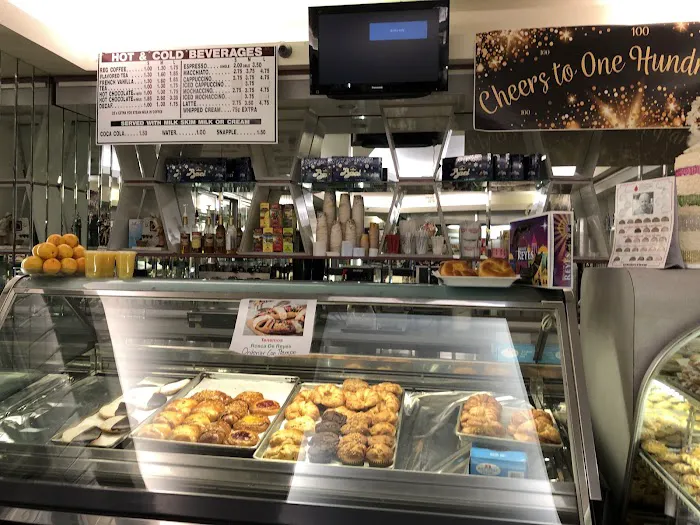 Savarese Italian Pastry Shoppe Picture 8