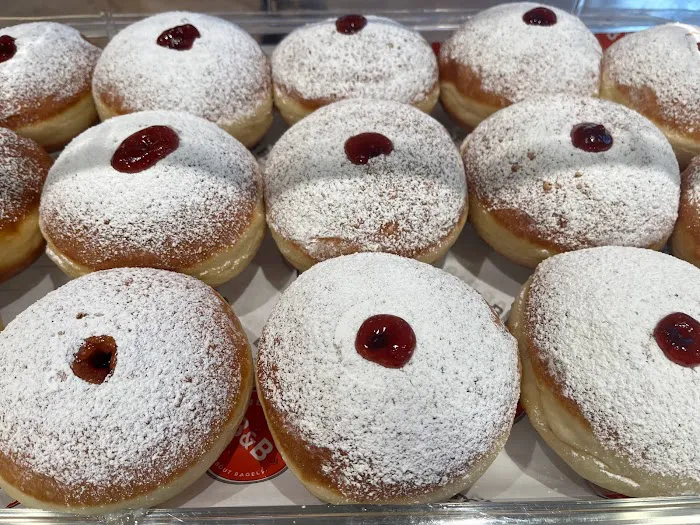 B&B BAGELS Picture 7