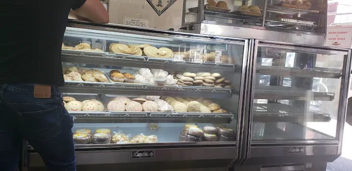 Girasol Bakery Picture 1