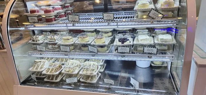 Magnolia Bakery - Central Park South Picture 6