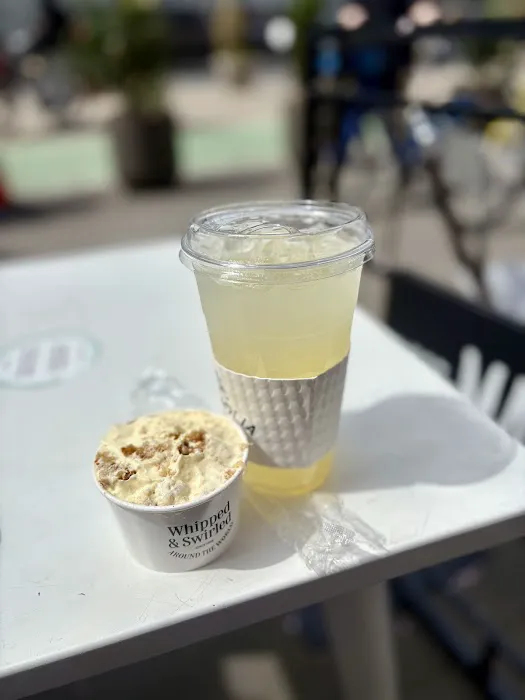 Magnolia Bakery - Central Park South Picture 7