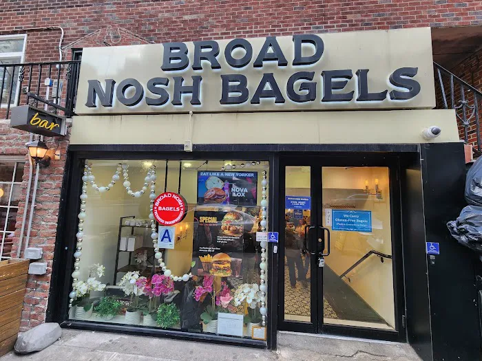 Broad Nosh Bagels Deli & Catering 58th Street Picture 9