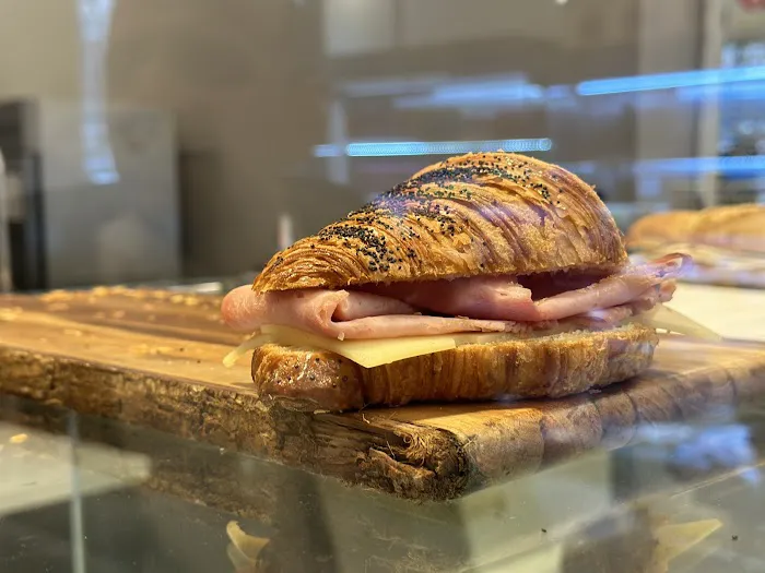 Julien Boulangerie Picture 2