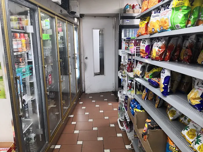 7 Bagels & Deli Picture 6