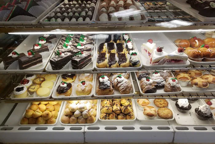 Mona Lisa Bakery Picture 5