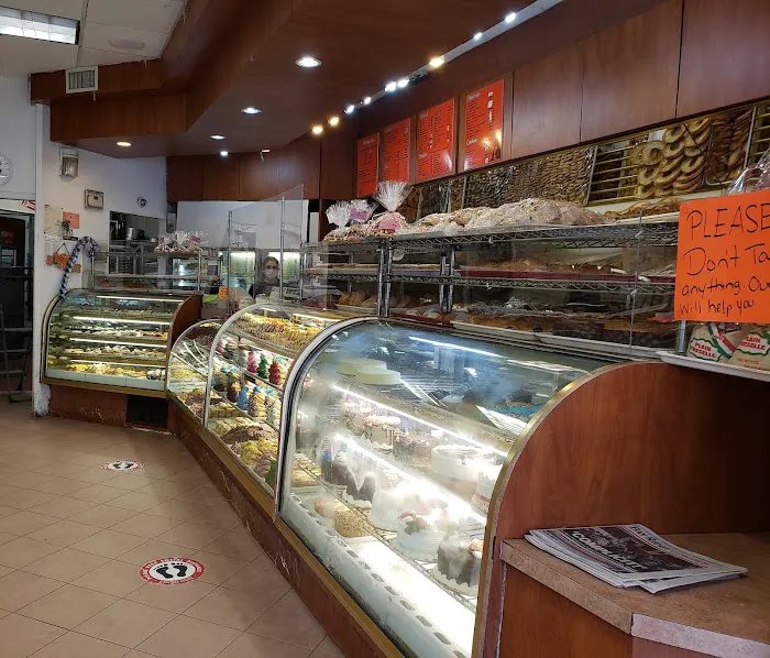 Mona Lisa Bakery Picture 9