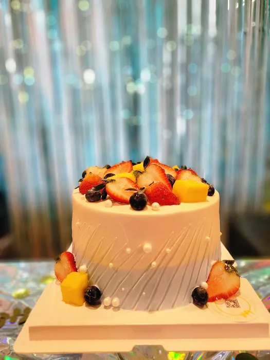 Golden Lily Bakery Picture 4