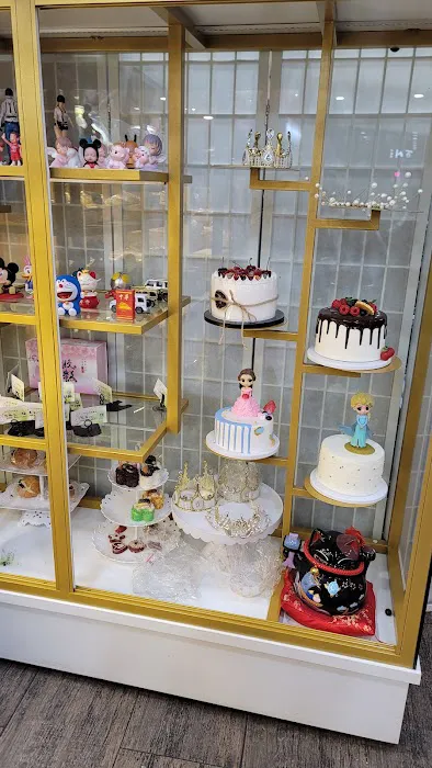 Golden Lily Bakery Picture 10
