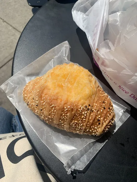 Lily Bloom Bakery Picture 6