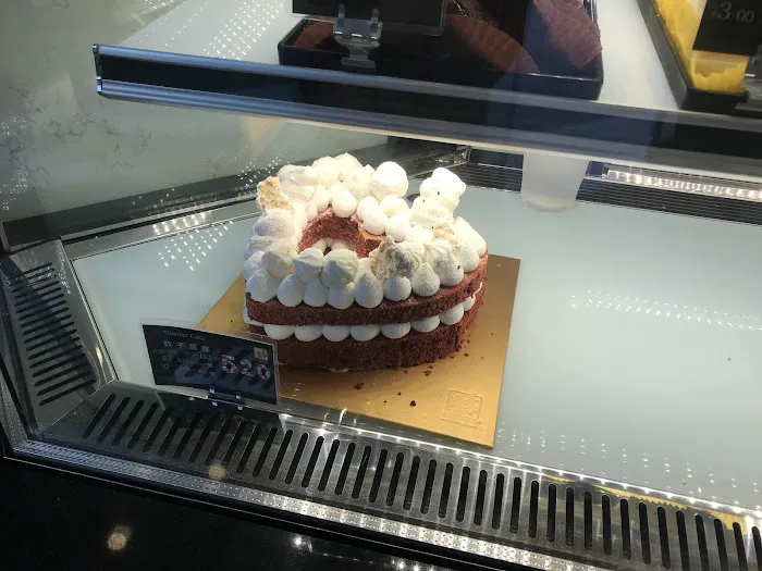 Lily Bloom Bakery Picture 10