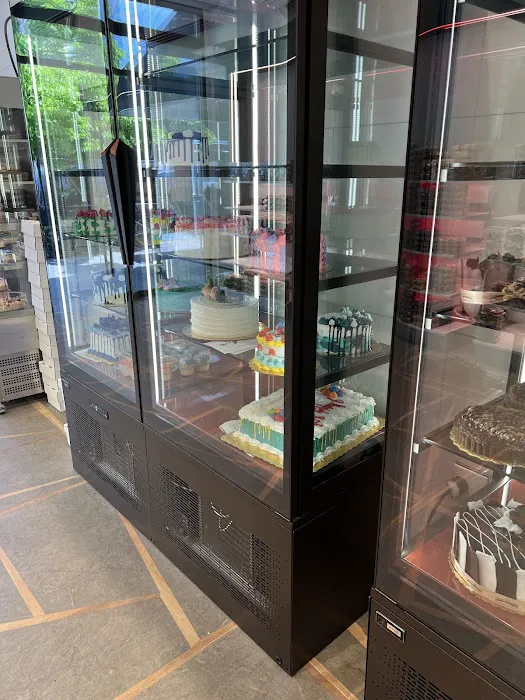 SHLOIMY'S BAKERY Picture 2