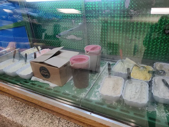 H&H Bagels Picture 10