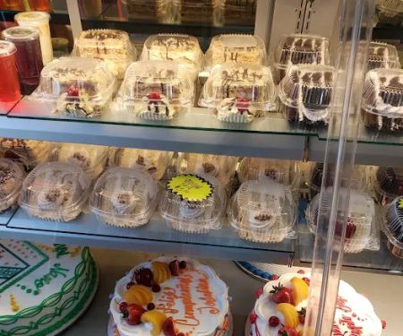 La Fe Bakery & Restaurant