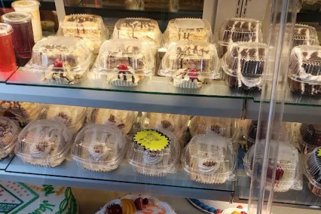 La Fe Bakery & Restaurant