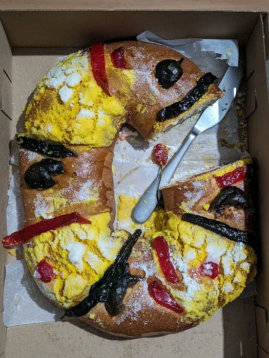 La Fe Bakery & Restaurant Picture 9