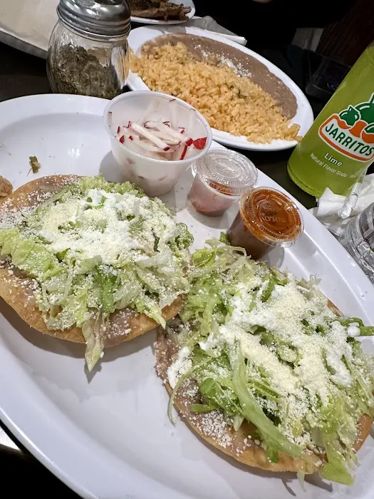 La Fe Bakery & Restaurant Picture 10