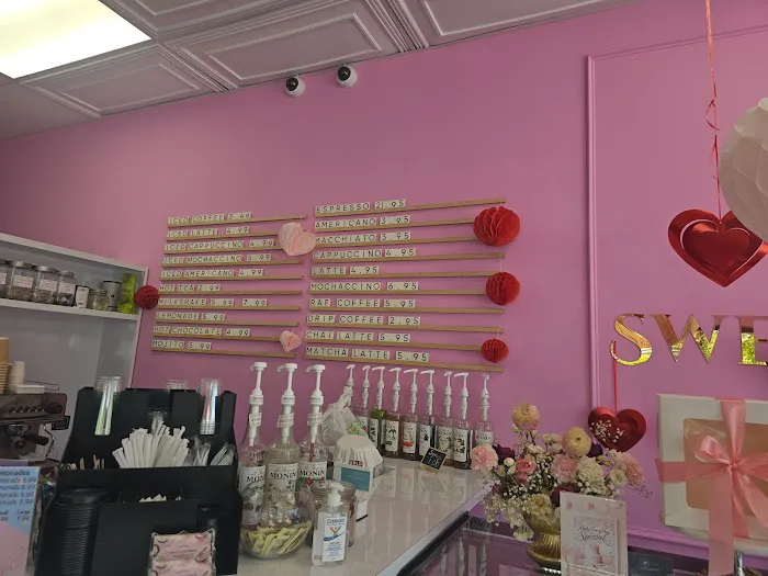 Sweet & Favorite Cake Shop Picture 8
