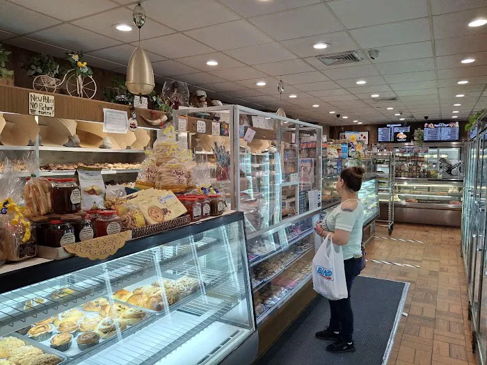 Vito's Bakery & Grocery Picture 5