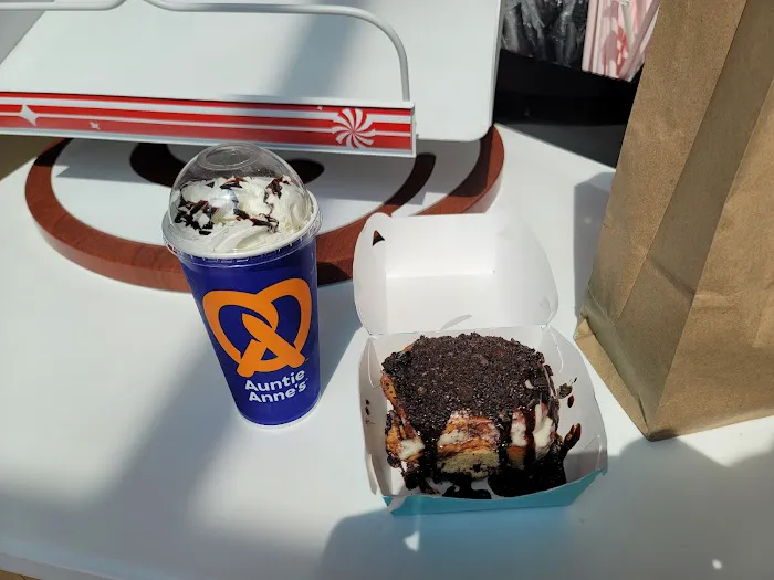 Cinnabon Picture 2